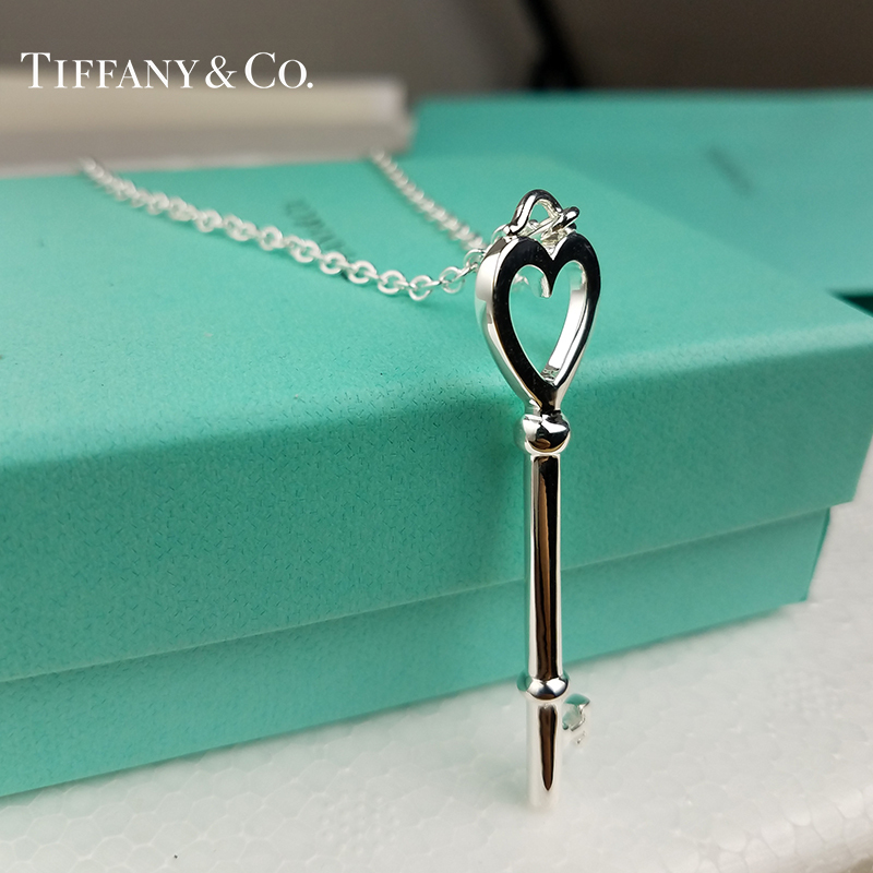 tiffanyco女士项链轻奢饰品925银项链爱心钥匙吊坠项链
