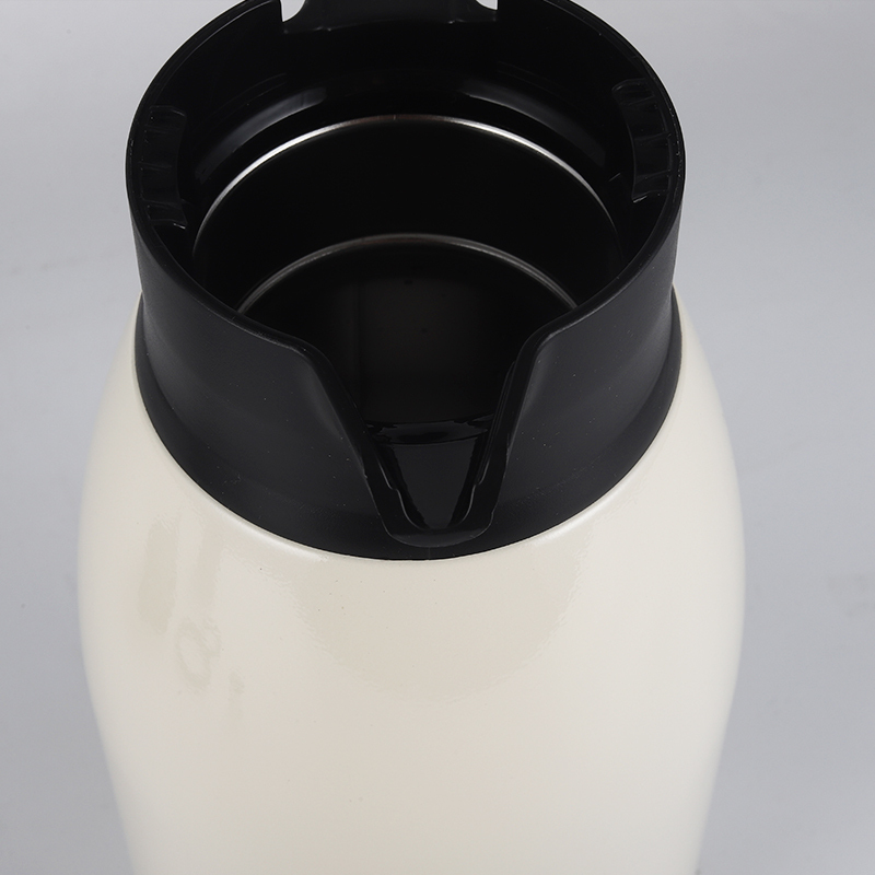 象印(ZO JIRUSHI) 不锈钢真空保温壶SH-HT15C大容量家用保温瓶热水瓶暖壶咖啡壶办公水壶 1.5L金铜色