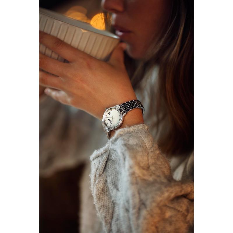 蕾蒙威RAYMOND WEIL镶钻贝母盘带日期耀眼奢华女士石英手表高清大图