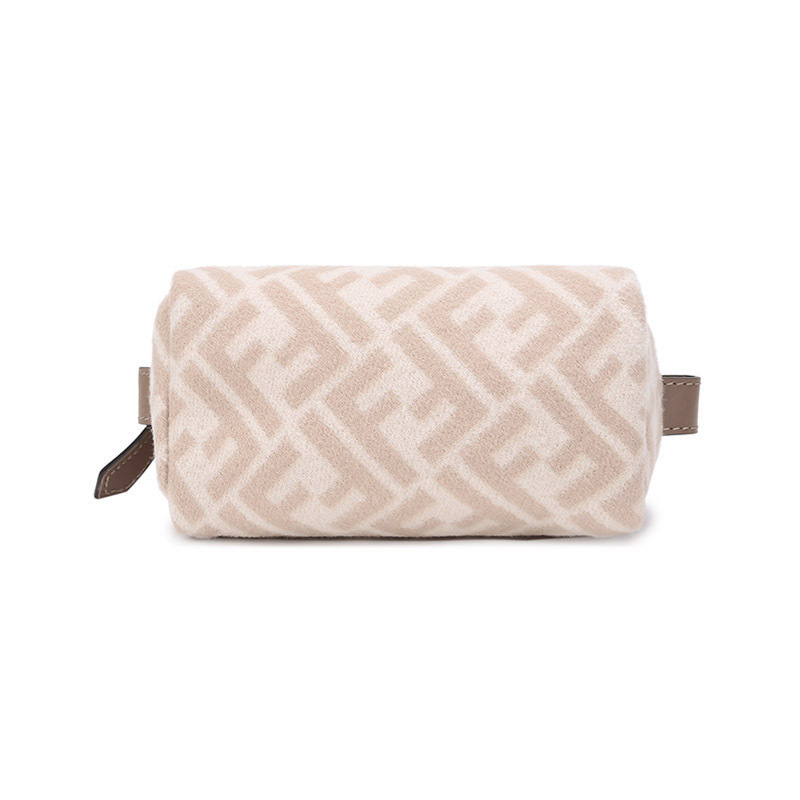 fendi芬迪女士织物手拿包化妆包小号8n0172ahjf