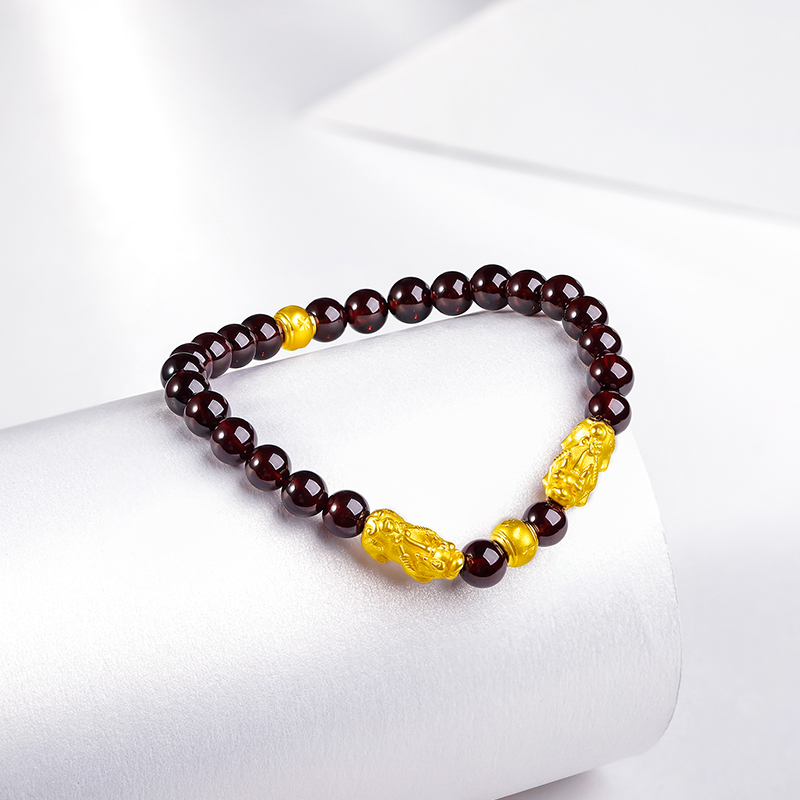 周六福zhouliufu珠宝黄金手链女款石榴石貔貅转运珠金珠手串定价adsl