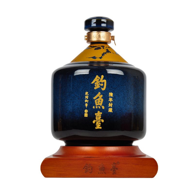 钓鱼台乾隆御笔陈年封藏53度酱香型白酒木托盘礼盒装2500ml单坛