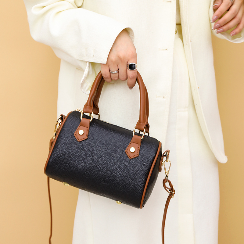 名典 波士顿手提包枕头包2021百搭潮流大容量斜挎包头层真皮女包
