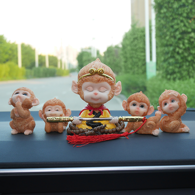 敬平齐天大圣个性汽车摇头公仔车载孙悟空摆件车内创意装饰品男女礼物