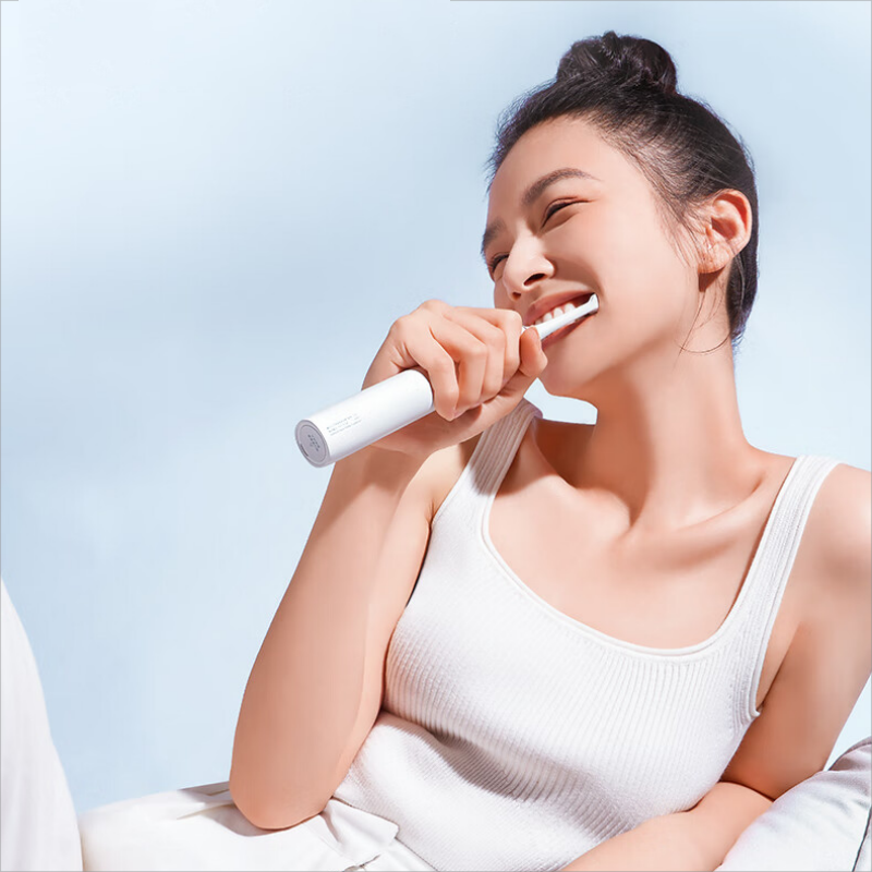 素士(SOOCAS) 声波震动电动牙刷 成人软毛护龈美白 云感刷头 风干杀菌仓 D5白 / 盒