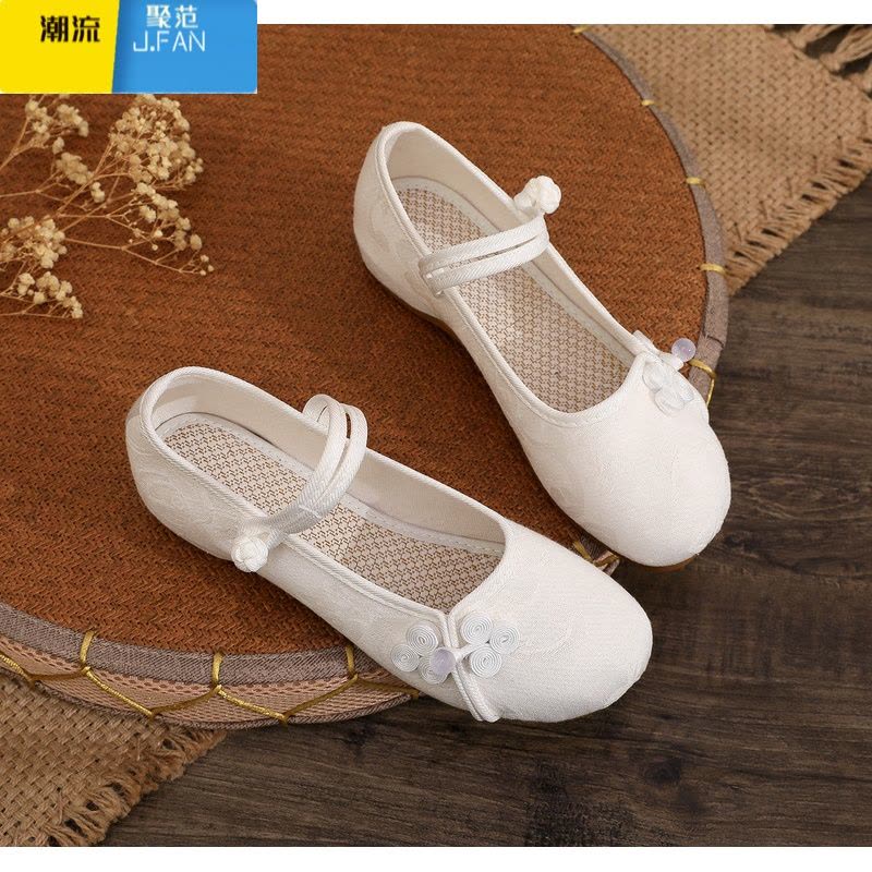 聚范新款老北京布鞋坡跟禅意低跟绣花鞋搭配纱裙旗袍茶艺师单鞋女图片