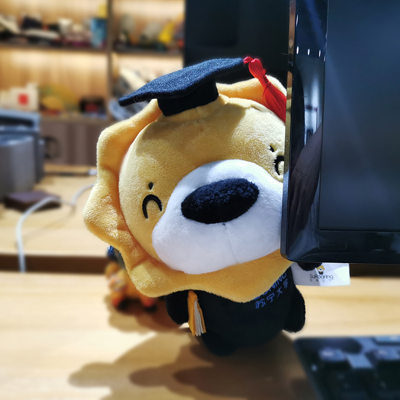 苏宁极物 苏宁大学小公仔