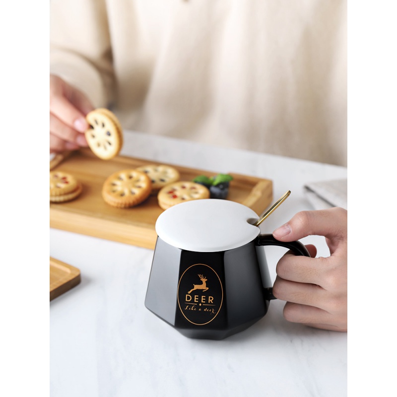 家柏饰(CORATED)个性创意潮流北欧陶瓷马克杯带盖勺早餐水杯子咖啡情侣杯一对 绿色400ML(带盖勺)高清大图