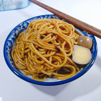 绿卡海鲜味手工拉面(挂面) 非油炸 方便速食面 拌面套餐五连包(面120g+酱包30g+鹌鹑蛋15g)