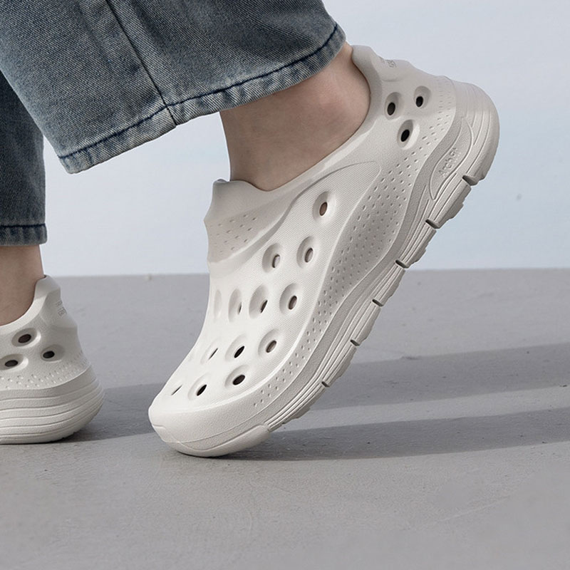 Skechers斯凯奇男鞋新款泡泡鞋轻便洞洞鞋轻质舒适凉鞋243240-OFWT ZP高清大图