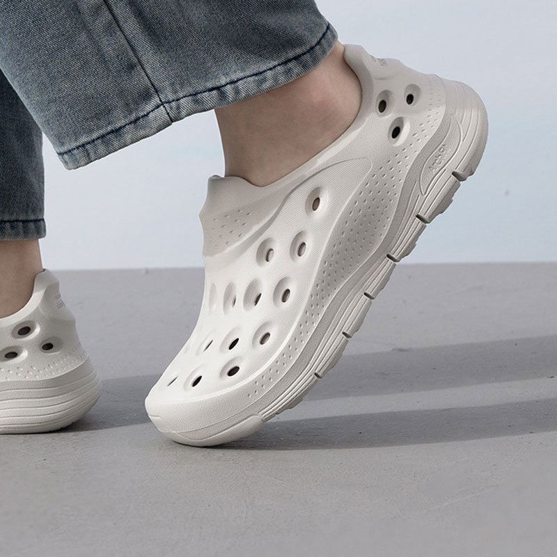 Skechers斯凯奇男鞋新款泡泡鞋轻便洞洞鞋轻质舒适凉鞋243240-OFWT ZP
