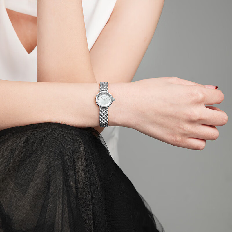 天梭(TISSOT)瑞士手表 小可爱系列石英女表 新年礼物送女友 T140.009.11.111.00