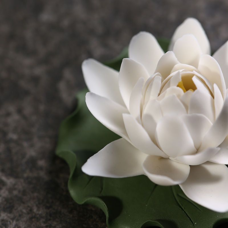 苏宁放心购陶瓷莲花香插创意香薰炉家用室内沉香香盘手工荷花线香摆件熏香炉