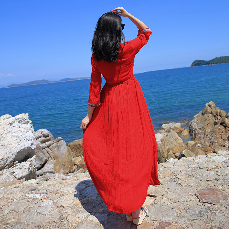 泰国大红色长裙复古v领显瘦波西米亚民族风连衣裙海边度假沙滩裙