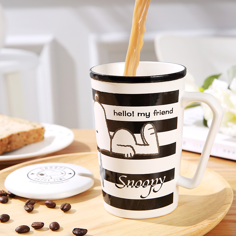 史努比(SNOOPY)陶瓷水杯可爱简约马克杯带盖勺男女创意个性潮流咖啡喝水杯子 5030白