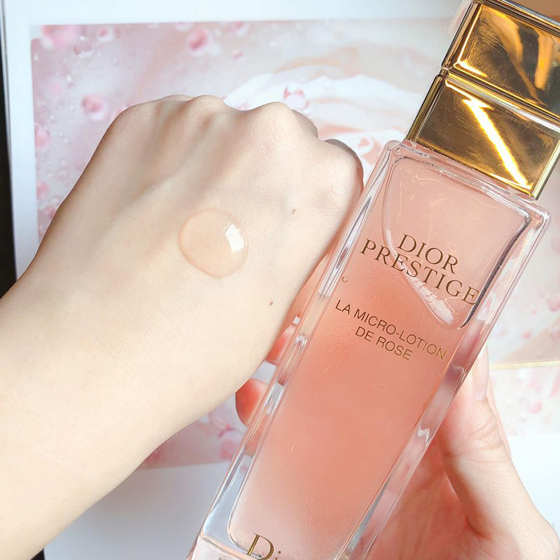 Dior 迪奥精萃微导青春精华/玫瑰微凝珠精萃150ml肤质细腻 毛孔紧致 持续水润平衡,纯澈沁泽肌肤如玫瑰花瓣般细致