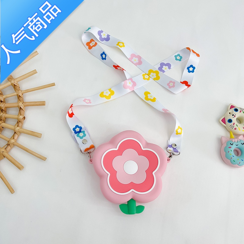 封后儿童包包女可爱小斜挎包2022夏季新款马卡龙花朵硅胶包女童单肩包