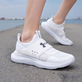 安德玛（Under Armour）跑步鞋男 RUNPLAY时尚简约低帮休闲运动鞋 3024870-106 42码 白色