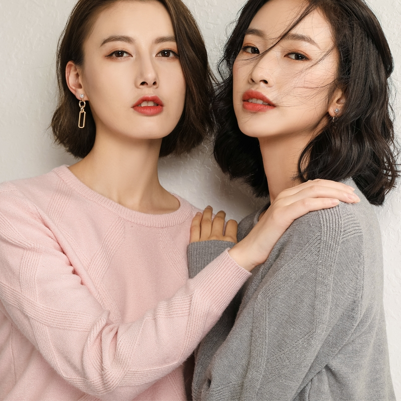 秋冬新款羊毛衫扭花女套头圆领短款宽松慵懒风毛衣针织打底衫