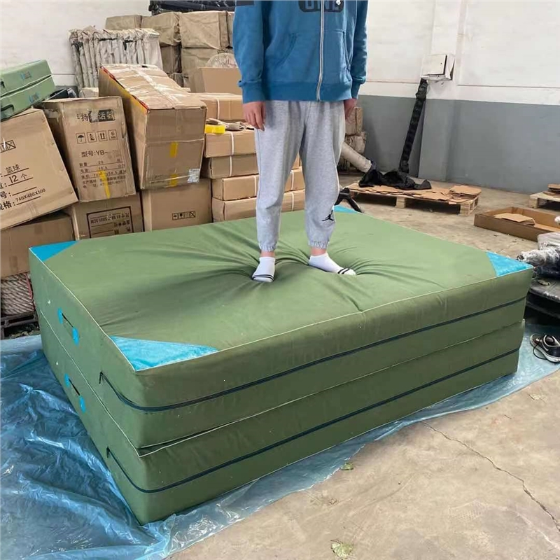 客体操垫摔跤空翻垫舞蹈训练垫武术保护垫跆拳道垫体育练功垫折叠垫