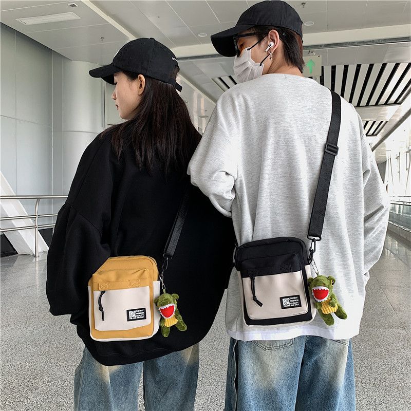 男生小挎包ins潮酷个性手机斜挎包休闲小方包潮牌单肩包男士包包高清大图