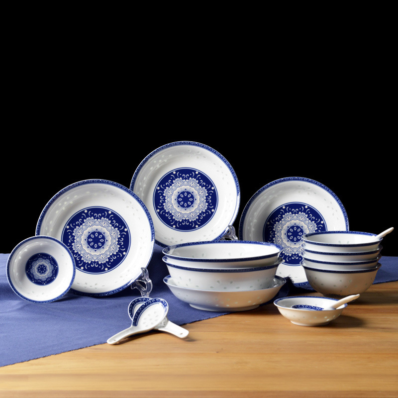 古镇陶瓷景德镇中式家用餐具套装组合白瓷玲珑青花瓷碗碟盘子礼盒16头