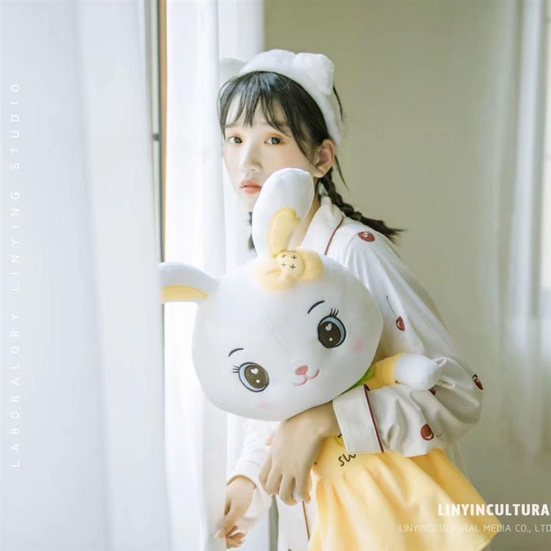 毛具兔子床上睡觉抱枕小公仔玩偶生日儿童礼物可爱女孩布娃娃