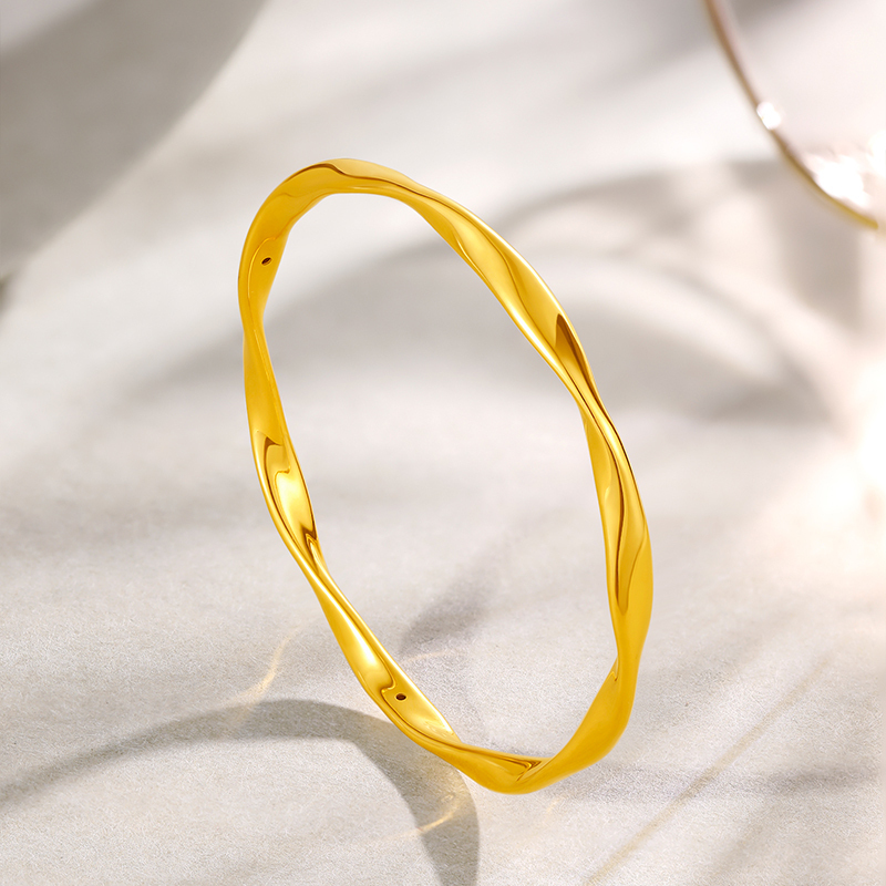 周六福5d黄金手镯女款莫比乌斯环硬金亮面工艺手饰计价金镯子送礼a