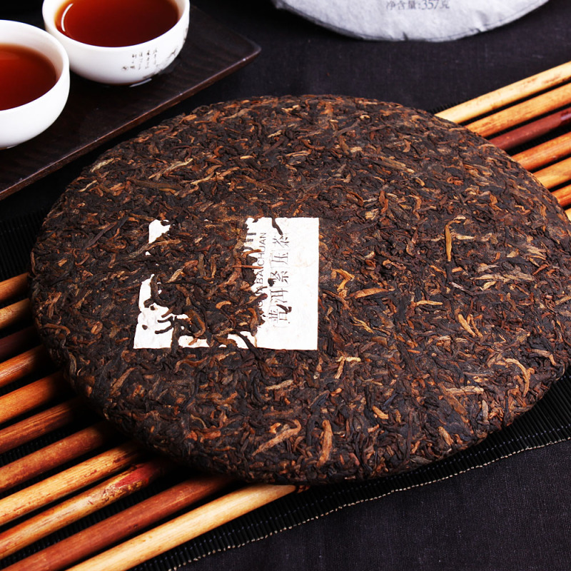 茗纳百川 普洱茶熟茶 特级 茶叶七子饼 茗茶珍藏陈香金芽饼茶357克金卡礼盒