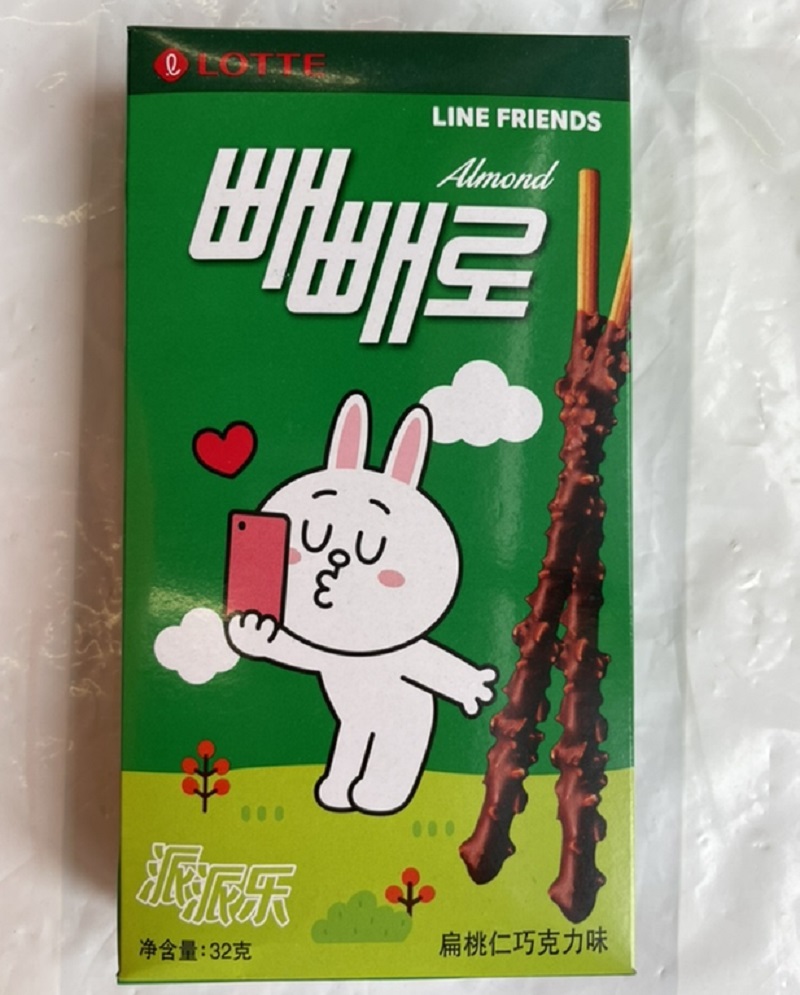 y.乐天派派乐扁桃仁巧克力味饼干棒32g