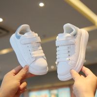 儿童春秋新款小白鞋2023秋冬男童魔术贴休闲鞋女童网红运动鞋