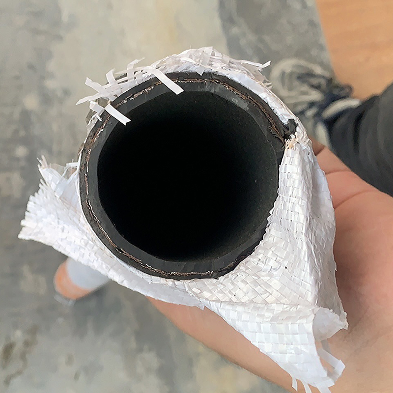 洋蝲蝲 夹钢丝耐油胶管 内径32mm 单位:米高清大图