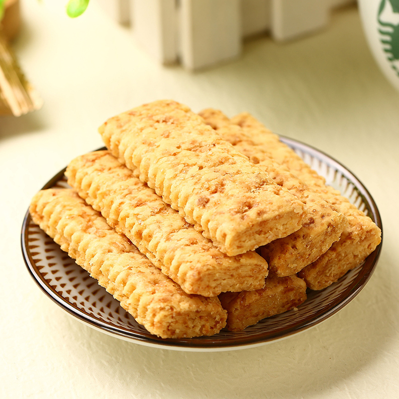 老杨咸蛋黄饼干 台湾进口零食老杨方块酥100g包邮 粗粮代餐食品