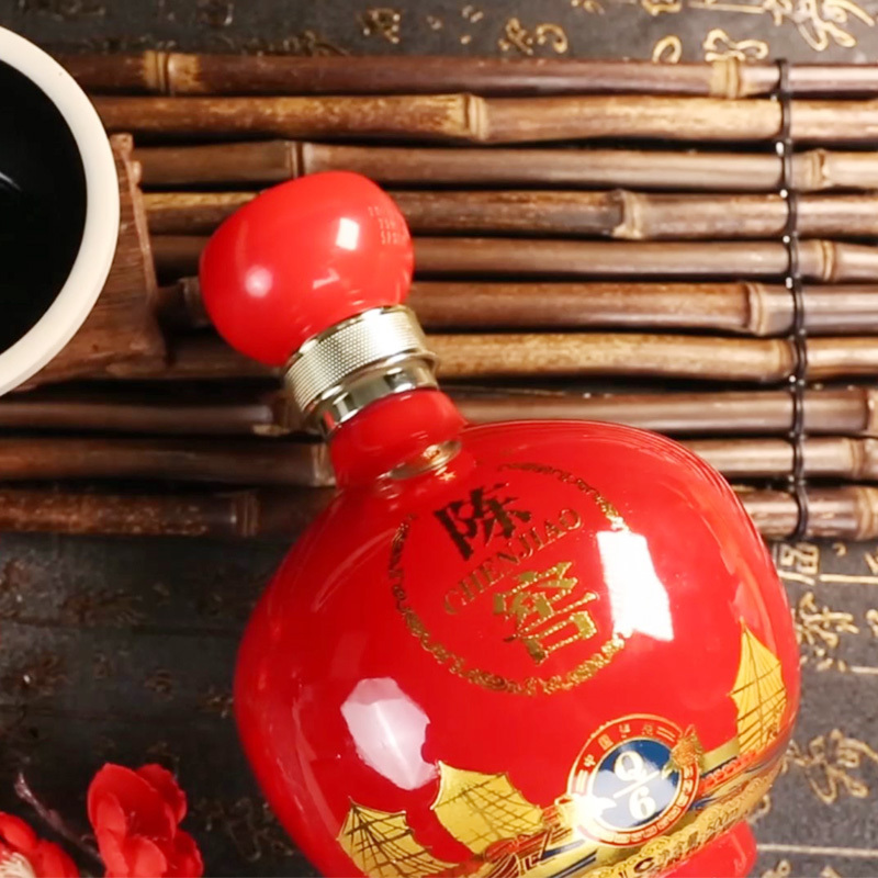 泸州老窖股份Q6陈窖酒52度500ml*6瓶高度白酒整箱装婚宴送礼配三个礼袋