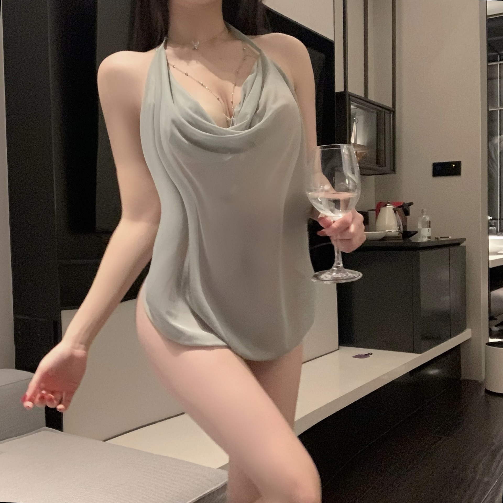硕遥新款性感纯欲挂脖网纱肚兜风情睡衣qqny辣妹免脱诱惑套装546 灰绿【肚兜+T裤】+链条