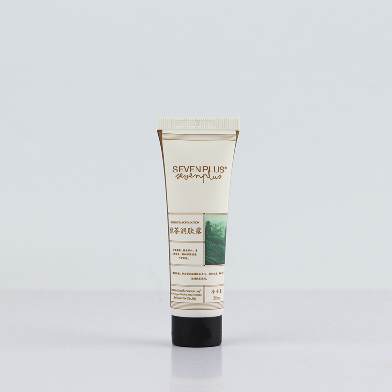 SEVEN PLUS 104绿茶-润 肤 露