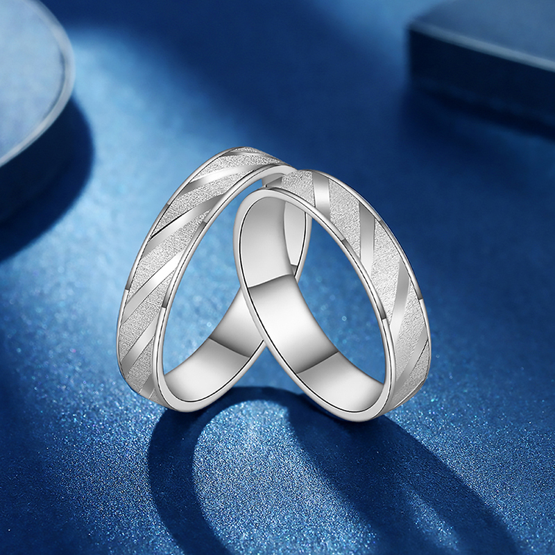 老庙黄金 pt950铂金斜纹磨砂情侣对戒结婚戒指 参数