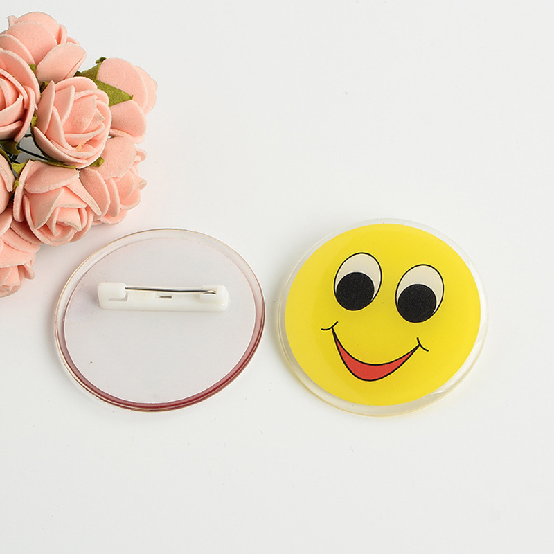 千优美qianyoumei徽章胸章金属徽章胸牌别针款亚克力单面滴胶uv印刷