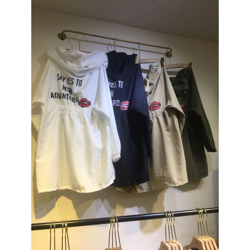 连帽宽松显瘦2018春秋季韩版胖MM大码字母印花长袖薄款风衣外套女