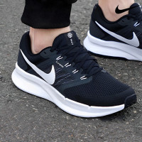 耐克(Nike)男鞋 RUN SWIFT 3 运动鞋减震防滑耐磨透气休闲鞋跑步鞋 DR2695-002