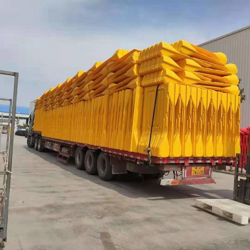 8米2米移动护栏水马围挡 1500x1000