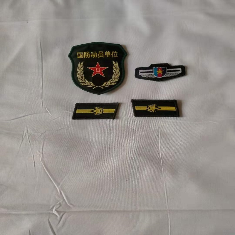 苏宁优品 专武干部领章