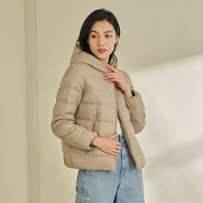坦博尔2022新款轻薄短款羽绒服女时尚多色连帽休闲保暖便携外套
