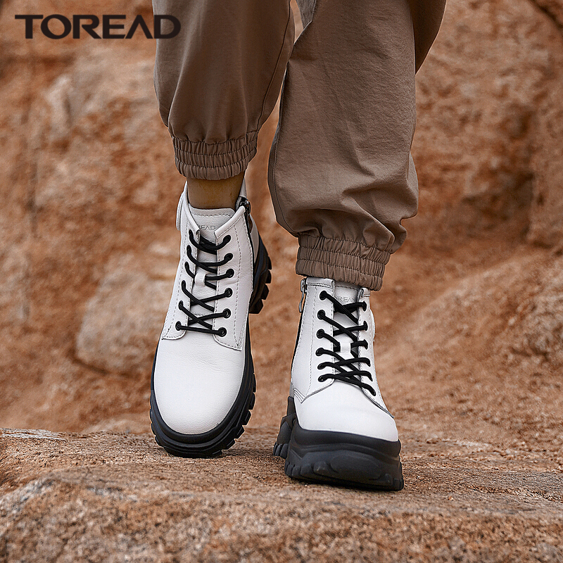 探路者户外休闲鞋加厚底牛皮鞋面高帮户外女鞋侧拉链轻便防撞鞋头2021秋冬季新款户外运动休闲女式工装鞋