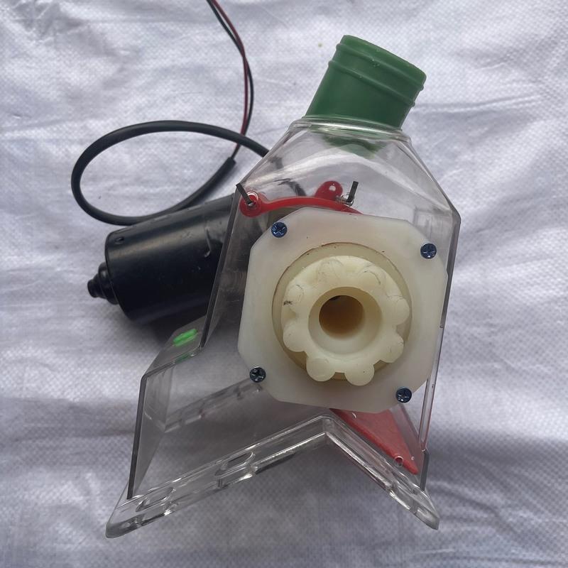 v型电子肥盒 电动施肥器12v电动肥盒电动排肥可调试肥盒