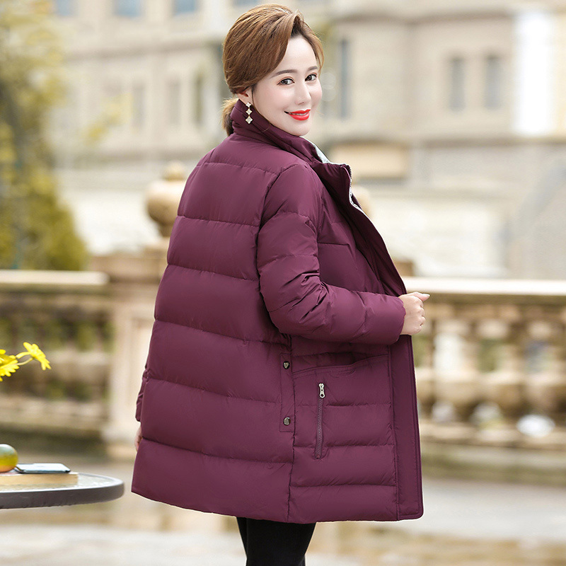 鸭鸭90鸭绒妈妈羽绒服女中长款大码加厚洋气中老年时尚冬装