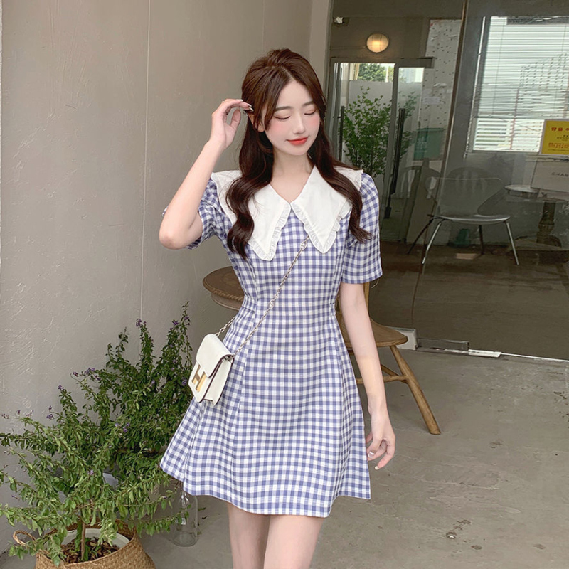 美动态大码女装2022复古美式学院格子娃娃领泡泡袖系带连衣裙胖MM