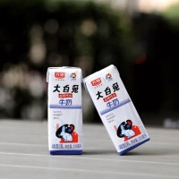 9月生产 光明大白兔牛奶200ml*12盒整箱网红奶糖风味儿童营养早餐牛奶儿时童年回忆