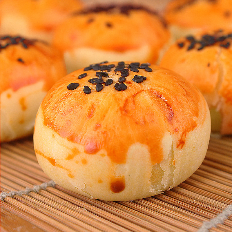 网红雪媚娘蛋黄酥休闲零食坚果零食办公室点心零食品6枚