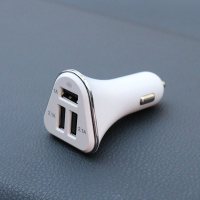 新卡丰田雷凌及双擎RV4荣放车载充电器点烟器插充电通用